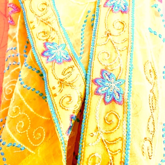 🪷 LOTUS SARI 15’ - Picture 1 of 6
